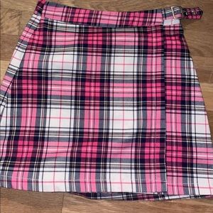 PINK CHECKERED SKIRT! this is kinda short, form fitting and very flattering!!